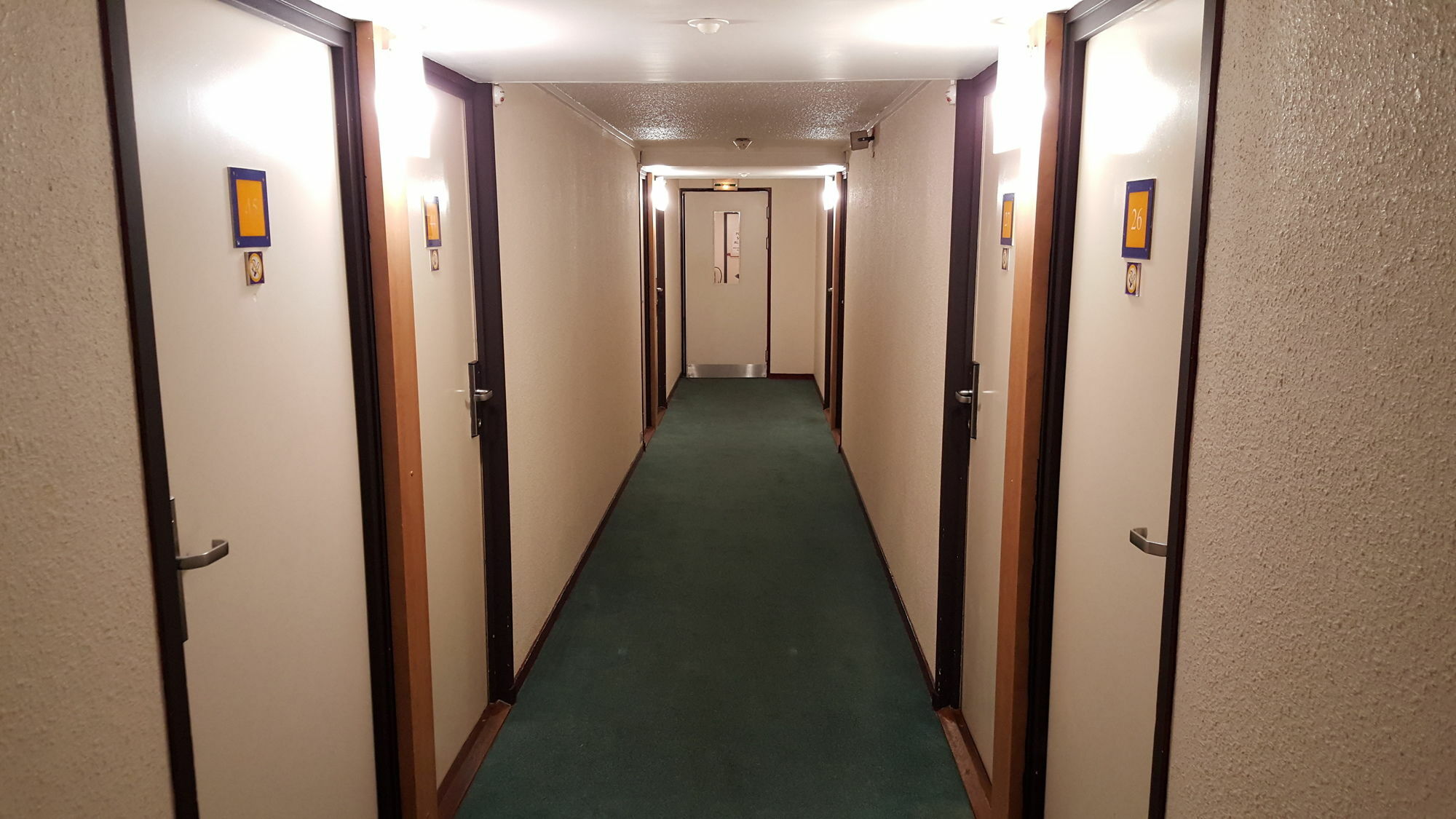 Mondhotel Chelles Экстерьер фото
